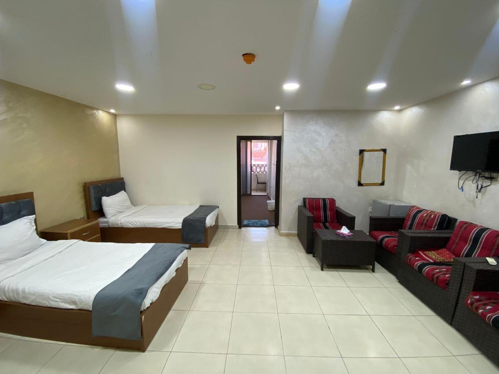 Zuwwar Aqaba Hotell Exteriör bild