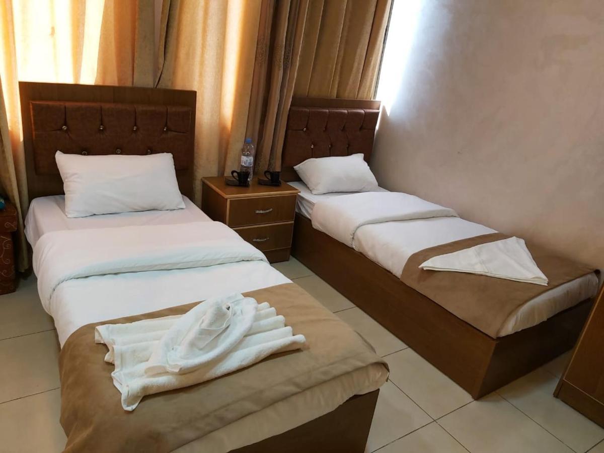 Zuwwar Aqaba Hotell Exteriör bild